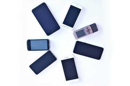 mobiltelefonok, asztali telefonok, tablet